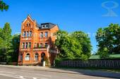 Hausansicht / Straßenseite - hochwertige 4 Zi.-Eigentumswohnung mit Mansarde, Gartenanteil und weiteren Extras in Dessau-Ziebigk