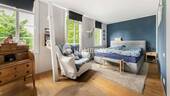 1. OG Schlafzimmer 1 - 