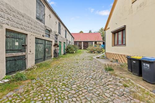 Bild 1 - Vierseitenhof plus Gartenidylle mit insgesamt 1,5 Hektar in traumhafter Lage