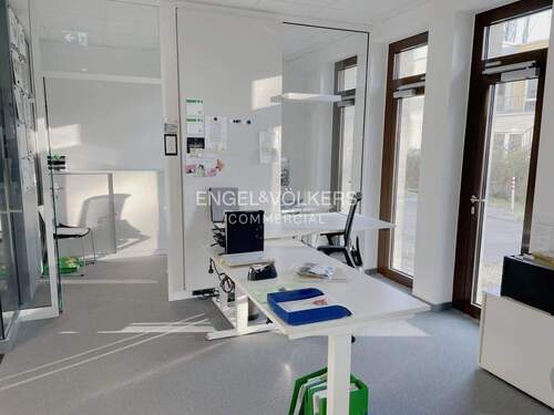 Einheit im EG - Einzigartige Gelegenheit - Büro im Neubau steht zum Verkauf