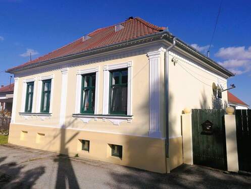 Haus - REITERHOF Gepflegtes Landgut mit 1,2 Hektar Grundstück, 183 m² Wohnfläche für zwei Generationen und Stallungen für 8 Pferde, Körmend nah
