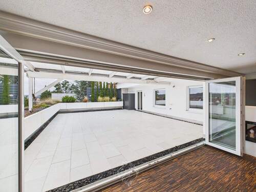 Austritt auf die Terrasse - 