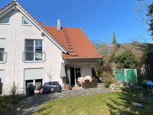 Gartenansicht - Sonnige, kinderfreundliche Doppelhaushälfte mit Carport