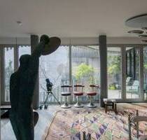 Bezugsfreie 4,5 Zi-Whg mit Kamin Balkon EBK Aufzug u. 2 Stellplätzen - Berlin Mitte