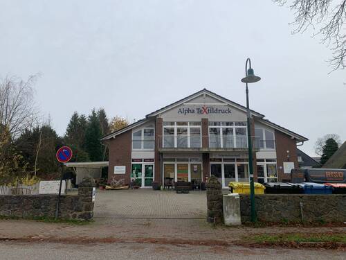 Straßenansicht - Repräsentative Gewerbefläche in Stapelfeld - Ihr neuer Showroom auf ca. 275?m²