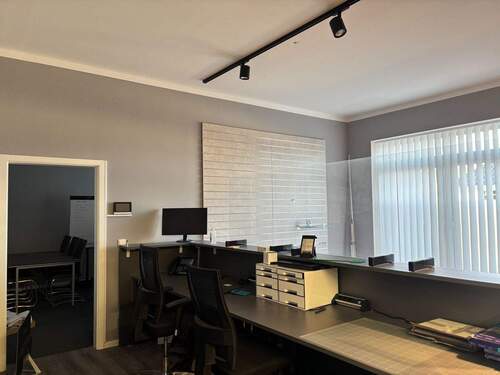 ... - Büro mit 275,00 m&sup2; in Stapelfeld zur Miete