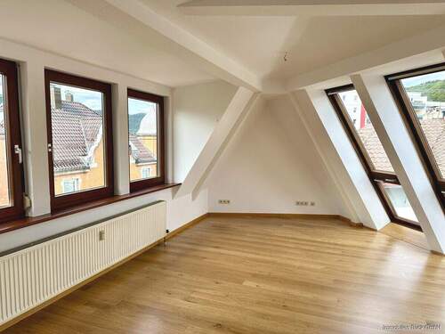 Wohnbereich - Zentrumsnahe Wohnung über den Dächern von Geislingen mit wunderschönem Ausblick über die Fünftälerstadt!