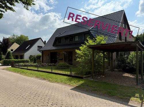 Außenansicht - Großzügige Wohnung mit Hauscharakter im Grünen!