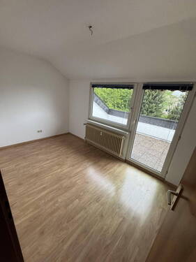 Kinderzimmer mit Balkonzugang - 