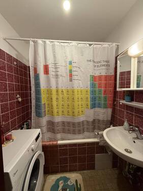 Badezimmer mit Waschmaschinenanschluss - 