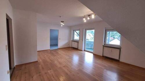 Ausschnitt Wohnzimmer - Etagenwohnung mit 84,00 m&sup2; in Wirsberg zur Miete