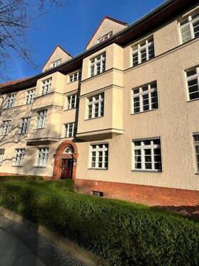 Hausansicht - 4 Zimmer Etagenwohnung in Berlin