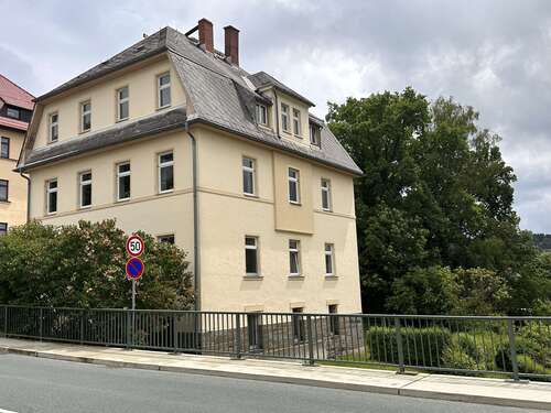 Bild 1 - historisches Mehrfamilienhaus, zentrumsnah mit großem Grundstück