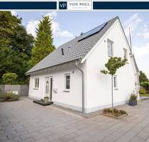 Neuwertiges, freistehendes Einfamilienhaus mit Pool und tollem Garten in zentraler Lage - Grevenbroich Stadtmitte