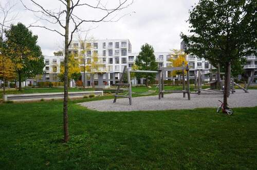 grüne Innenhofanlage, Spielplatz - 