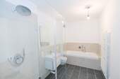 Wannen- und Duschbad - 