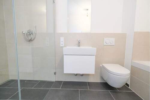 Wannen- und Duschbad - 