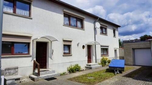 Hofansicht - 7 Zimmer Einfamilienhaus in Britz