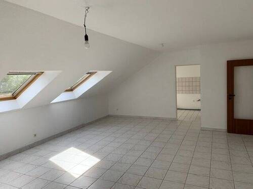 Wohnzimmer - 3 Zimmer Etagenwohnung zum Kaufen in Dortmund