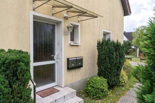 Eingang Wohnung 1&3 - 1 Zimmer Mehrfamilienhaus, Wohnhaus zum Kaufen in Borgholzhausen