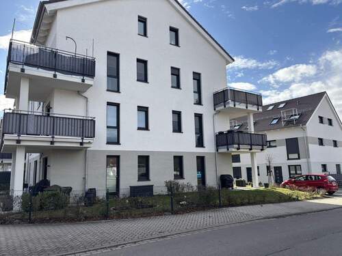 Seitliche Ansicht - Moderne 3 Zimmer Wohnung mit Garage und Balkon unweit vom Zwenkauer See