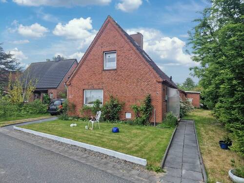 Wohnhaus - Einfamilienhaus in ländlicher Lage mit großem Grundstück - vermietet