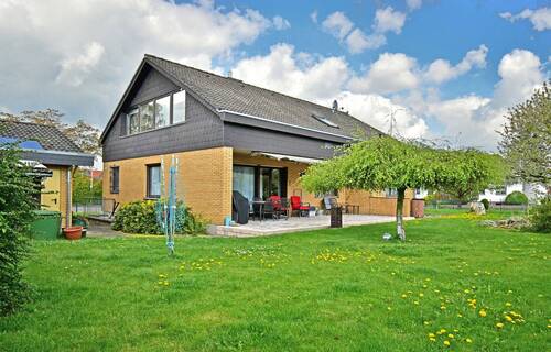 Titel aussen Ans SW - Großzügiges Wohnhaus auf wunderschönem Grundstück in Wolfhagen am Teichberg