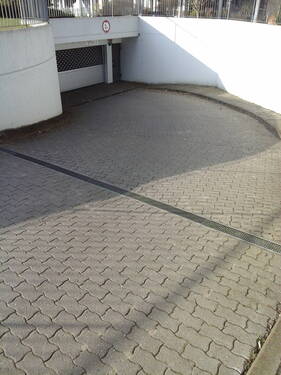 Einfahrt TG - 