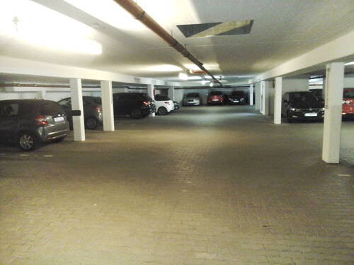 großzügige Tiefgarage - 