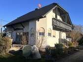Bild 1 - modernes Einfamilienhaus mit großer Doppelgarage und Platz für 3 weitere Baugrundstücke !
