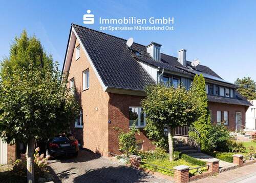 Vorderansicht - Ihr Traumhaus wartet - Gepflegtes Eigenheim für Ihre Familie!