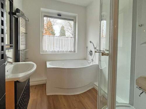 Vollbad im Erdgeschoss - 