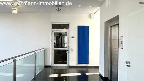 OG - Zugang Büroeinheit links (barrierefrei) - 