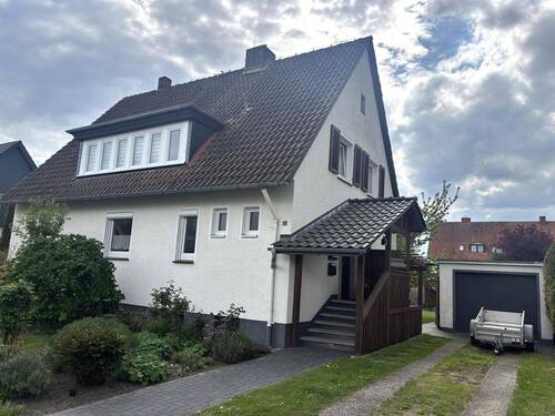 Vorderansicht - Einziehen und sich wohlfühlen - 195.000,00&nbsp;EUR Kaufpreis, ca.&nbsp; 133,00&nbsp;m&sup2;&nbsp;Wohnfl&auml;che