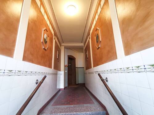 Eingangsbereich Hausflur - 2 Zimmer Etagenwohnung zum Kaufen in Leipzig