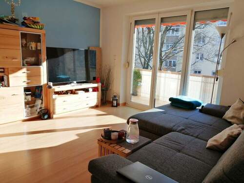 Sonnige 2 ZKB mit Balkon 2. OG - Sonnige WG-geeignete 2 ZKB-Wohnung mit Balkon in Uni-Nähe Göggingen Augsburg