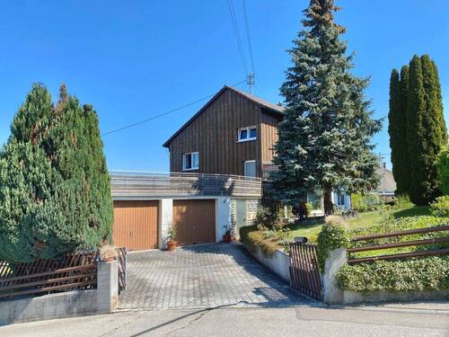 Bild 1 - Charmantes Zweifamilienhaus mit Weitblick