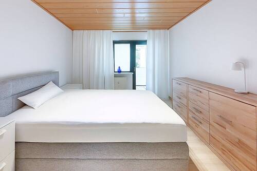 Schlafzimmer - *Grün. Zentral. Zuhause. - 2 Zimmer Gartenwohnung in München-Hadern*