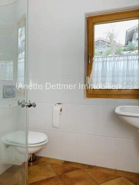 Tageslichtbad im EG mit Dusche - 