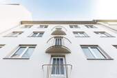 Hausansicht - Modernisierte 2-Zimmer-Wohnung mit Balkon in Geestemünde!