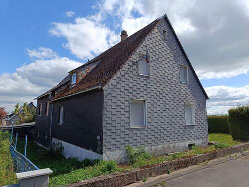 Außenansicht - 6 Zimmer Einfamilienhaus zum Kaufen in Driedorf