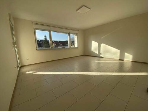 Bild 1 - Hochwertige 3 Zimmer - OG - Wohnung mit Balkon