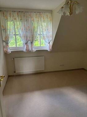 Schlafzimmer 3, OG., linker Flügel - 