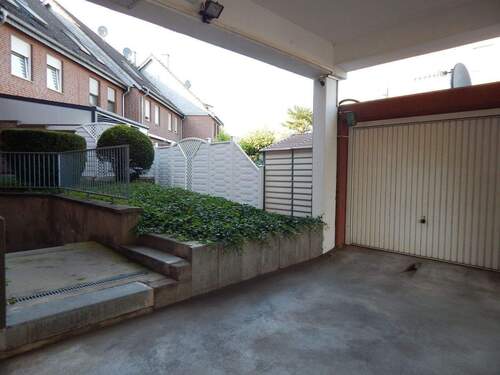 Garagenhof mit Kelleraussentreppe - Etagenwohnung mit 59,00 m&sup2; in Moers zum Kaufen