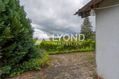 Bereich hinter dem Haus Richtung Garten - 