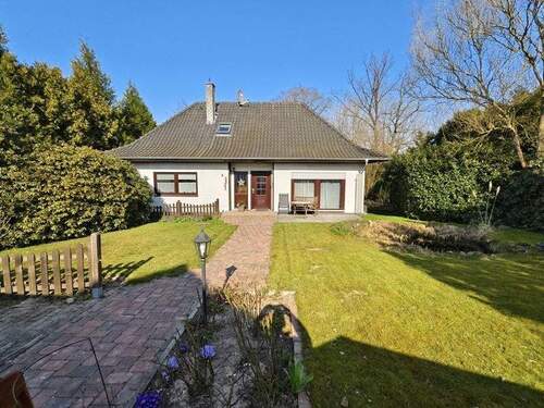 Willkommen - Celle Altenhagen - Perfekt für Groß und Klein: Einfamilienhaus mit Garten, Vollkeller & 2 Bädern