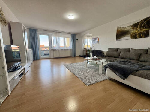 Wohnzimmer - Gepflegte und gut vermietete 3,5-Zimmerwohnung mit Garage und Balkon in begehrter Lage!