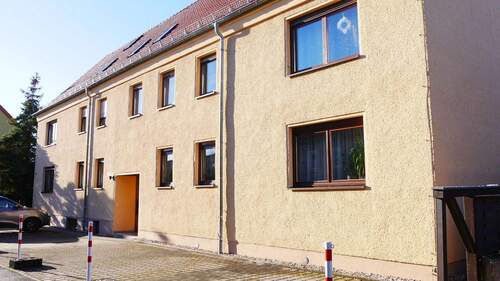 Hausansicht - 2 Zimmer Etagenwohnung zum Kaufen in Boxdorf