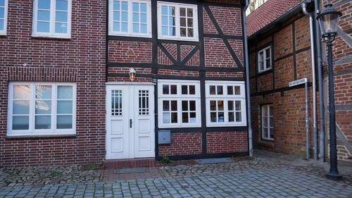 Vorderansicht Büro - Modernes Büro in historischem Ambiente