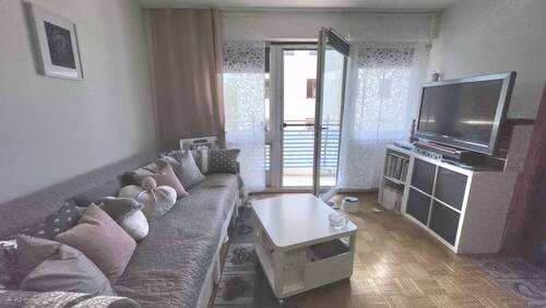 Wohnraum - **Beste Lage: Gut vermietete 1,5-Zimmer-Wohnung nur 1 km von der Altstadt entfernt**